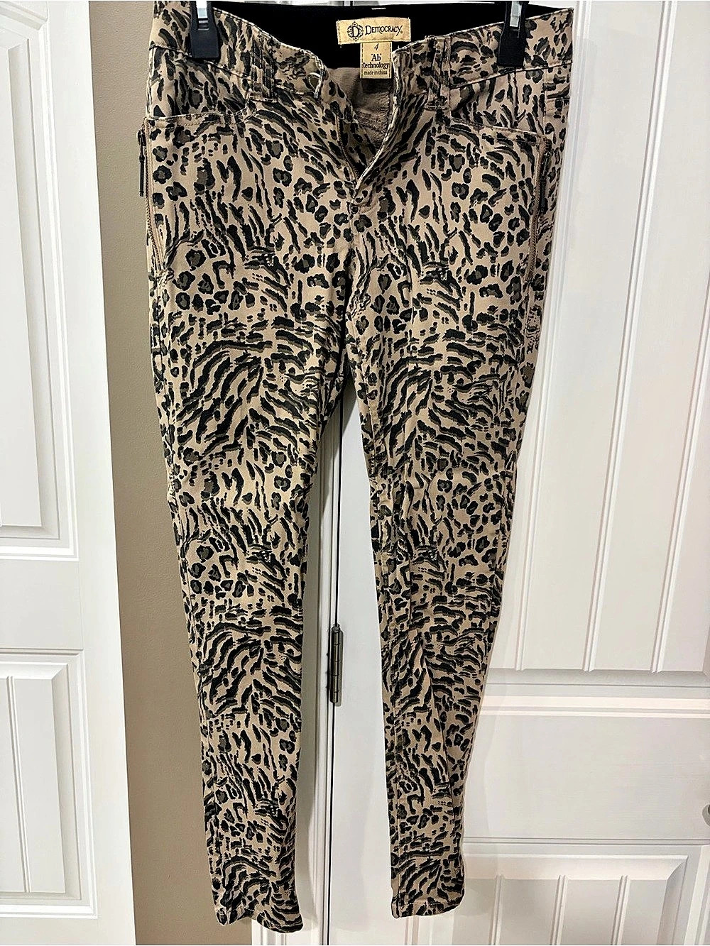 Democracy Brand Animal Print Skinny Jeans in Brown & Black Like New